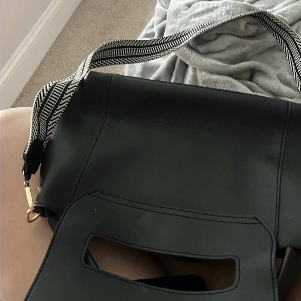 Elegant Black Handbag with Patterned Strap NWOT - Picture 3 of 6